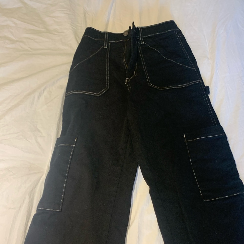 Black wide leg cargo pants for women, brand is Arizona Jean Co.